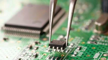 戰略權衡下的兩難 美國智庫剖析對華為追加制裁的猶豫之源